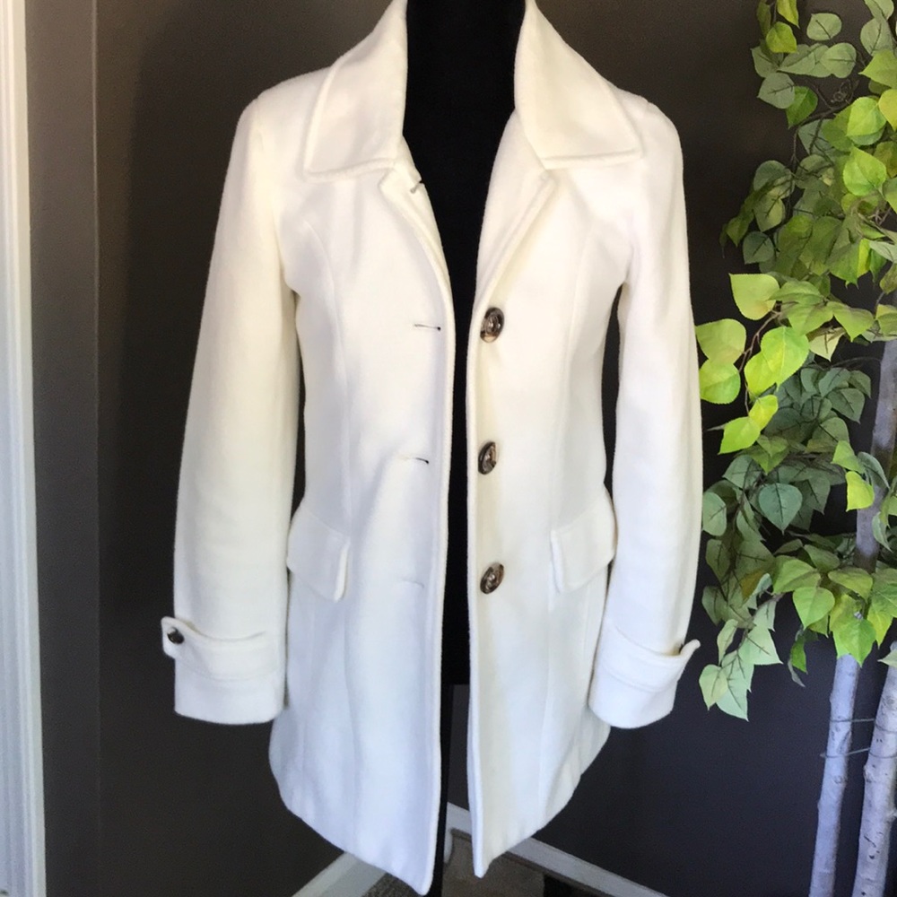 Beautiful Ivory Peacoat